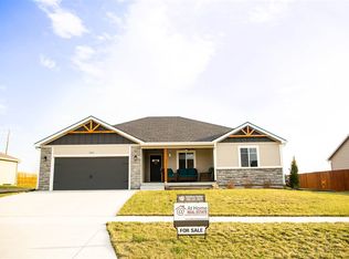 9943 Lavender Ln, Manhattan, KS 66502