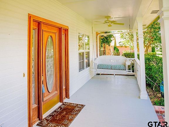 5th image of 132 Saint Andrews Cir