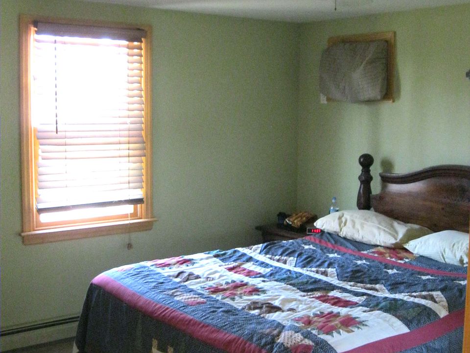 1st image of 105 Brevoort Pl