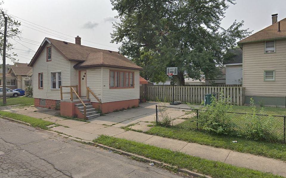1st image of 1305 Fort Park Blvd