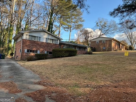 3rd image of 2366 Country Club Dr SW