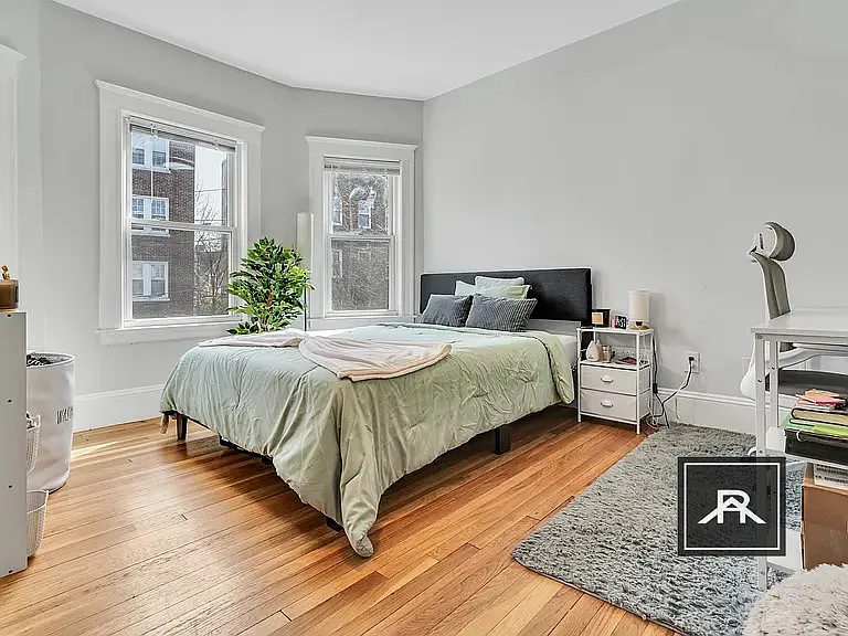 4 bed, 2.0 bath, $5,400 — Photo 3