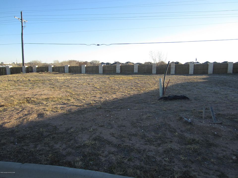 1st image of 10 Yves Ct