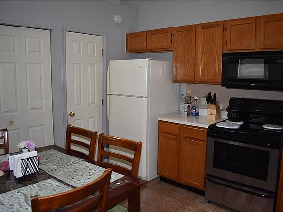 3rd image of 7608 Reflections Dr Unit 4