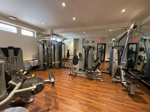 300 East 40th Street 24P image 9 of 10