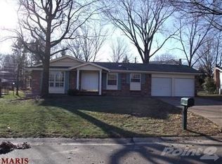 11945 Rollingsford Dr, Florissant, MO 63033