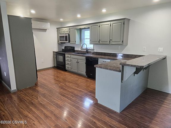 3rd image of 2235 Polly Pine Rd