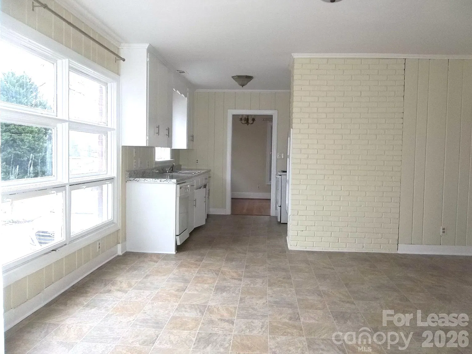 4 bed, 3.0 bath, $1,950 — Photo 4