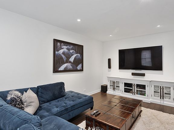 1st Floor Family Room