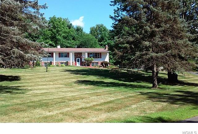 1st image of 26 Loch Ln
