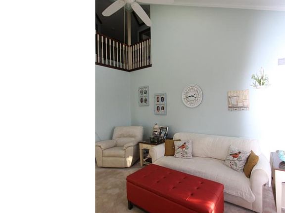 4th image of 53 Shady Brooke Ln