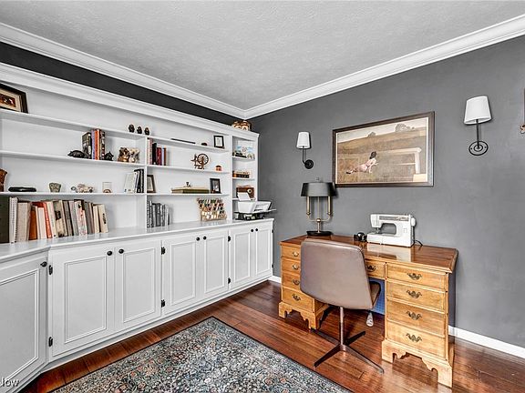 5th image of 2819 Southwood Dr