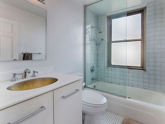 5th image of 301 E 79th St APT 22F