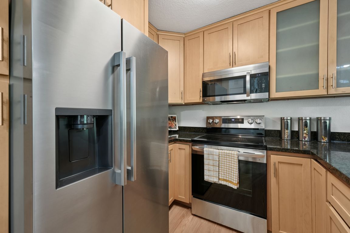 La Terrace Cir-L2806-030