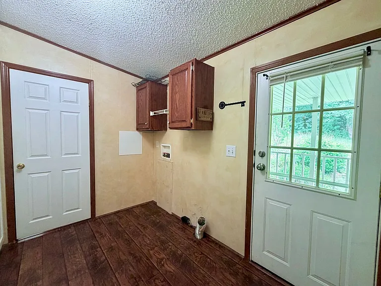 3081 Highway 81 S — Photo 13