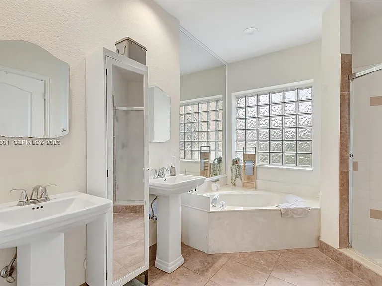 16339 Malibu Dr #22 — Photo 26