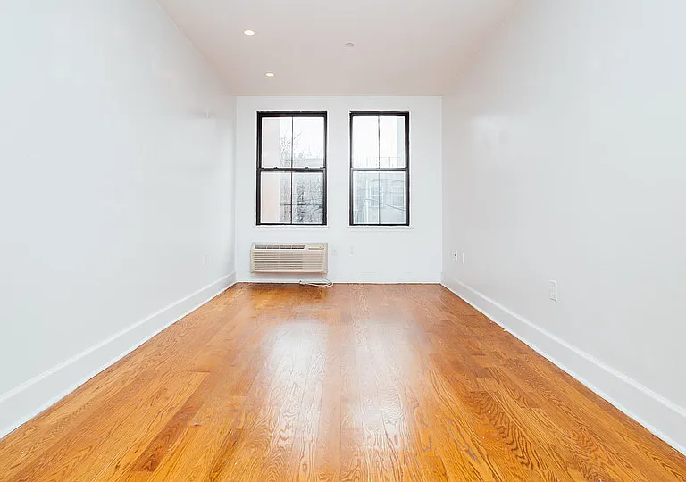 568 Willoughby Ave #3 — Photo 7