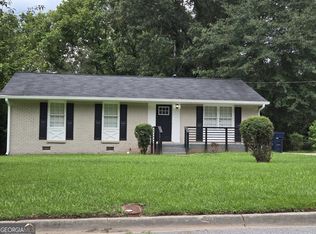 2668 Beacon Dr, College Park, GA 30349