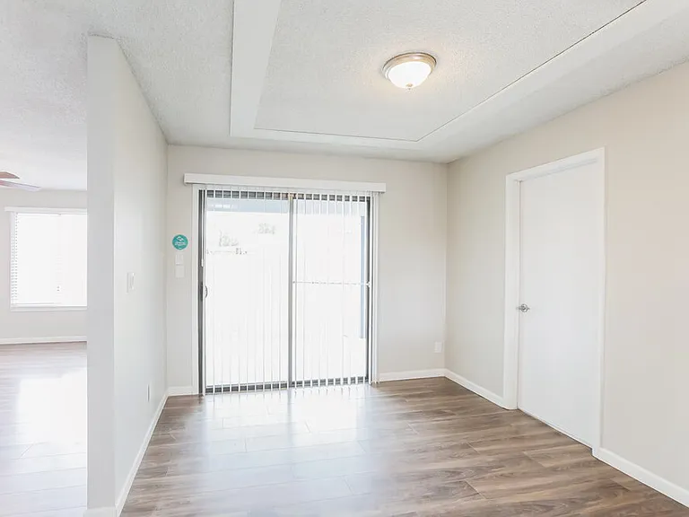 4014 E Apollo Rd — Photo 8