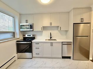 640 Davenport Rd #205, Toronto, ON M5R 1K9