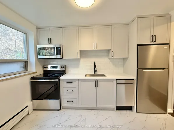 640 Davenport Rd, Toronto, ON