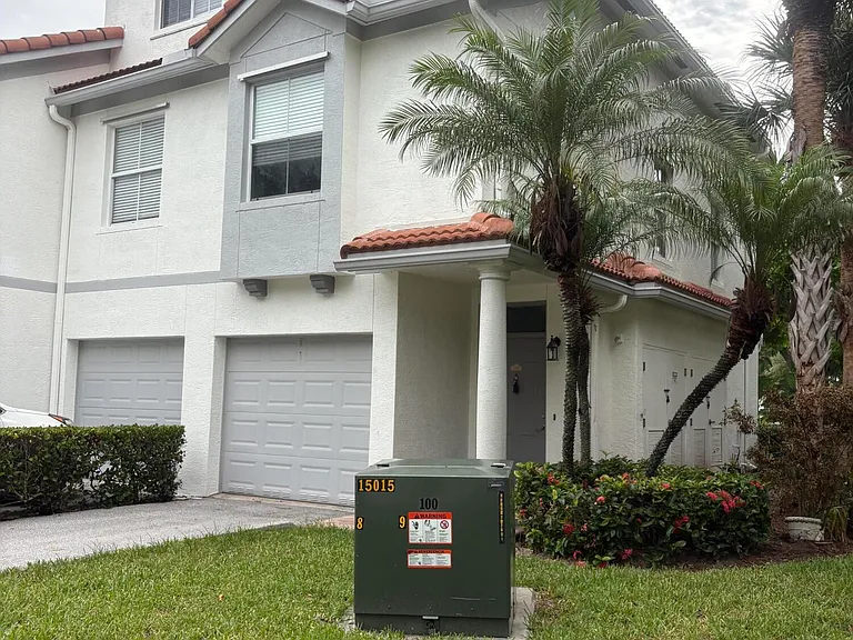 2050 Alta Meadows Ln #2109 — Photo 2