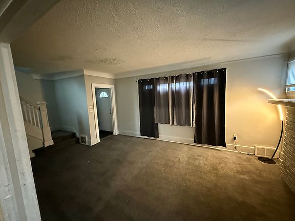 3rd image of 14899 Fairfield St