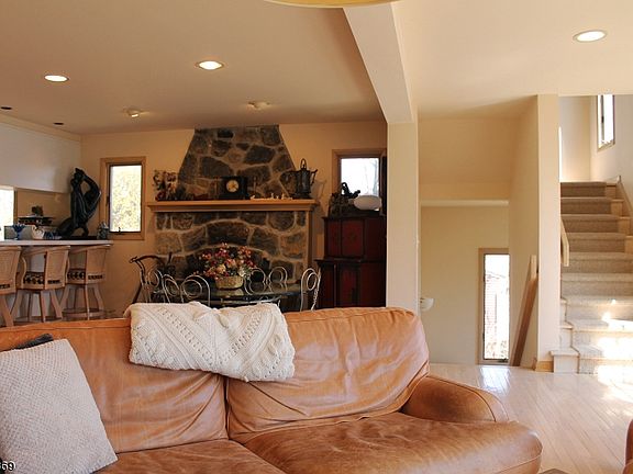 4th image of 13 Wildwood Shores Dr