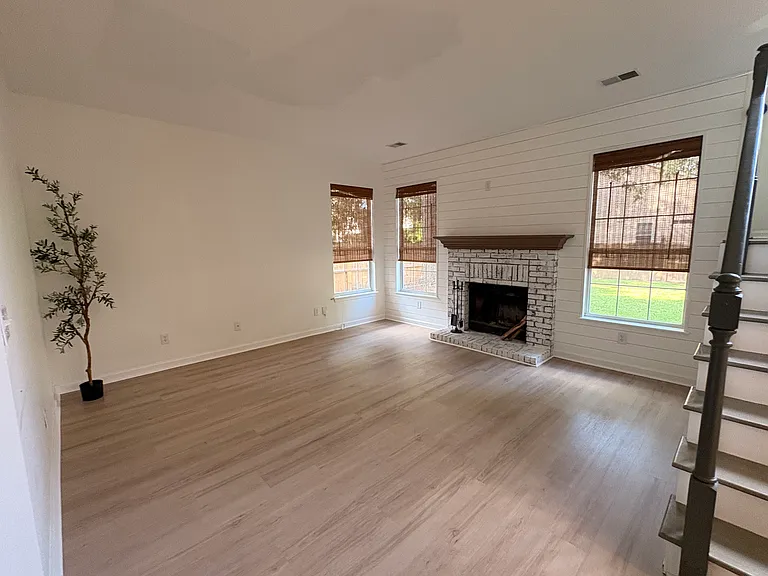8506 Falling Leaf Ln — Photo 2