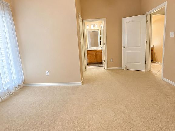 3rd image of 5640 Springfield Cir N