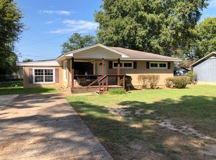 1909 Old Aberdeen Rd, Columbus, MS 39705