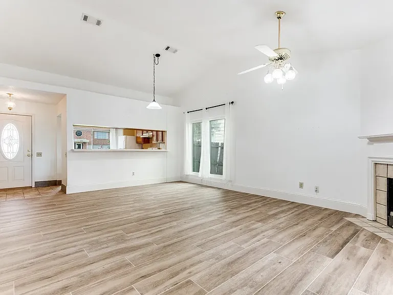 4617 Feathercrest Dr — Photo 10