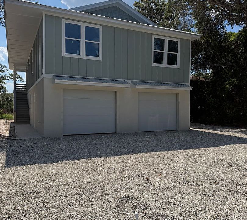 1st image of 221 Desoto Rd