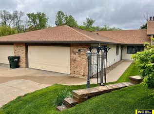 955 N 16th St, Blair, NE 68008