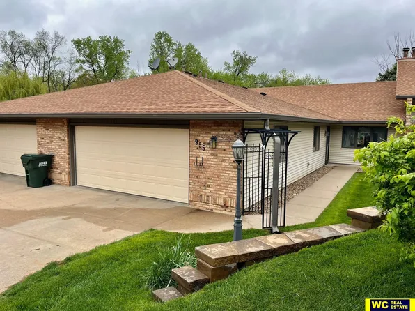 955 N 16th St, Blair, NE 68008