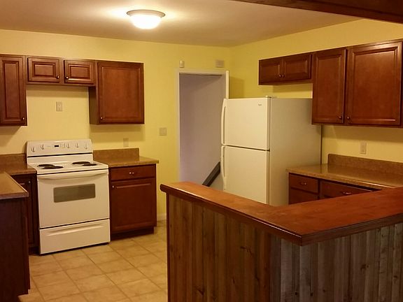 3rd image of 2095 Memorial Drive