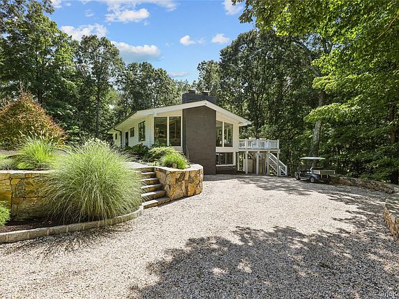 3rd image of 39 Lower Shad Road