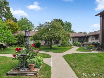 2517 Chatham Woods Dr SE, Grand Rapids, MI, 49546
