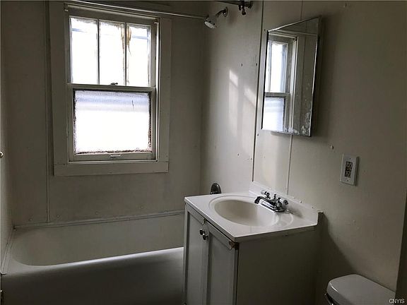 5th image of 2313 E Fayette St