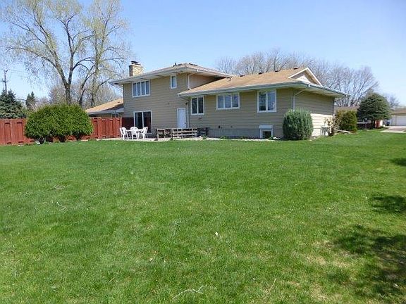 2nd image of 2030 County Road D W