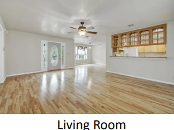 200 Peggs Pl, Canyon Lake, TX 78133