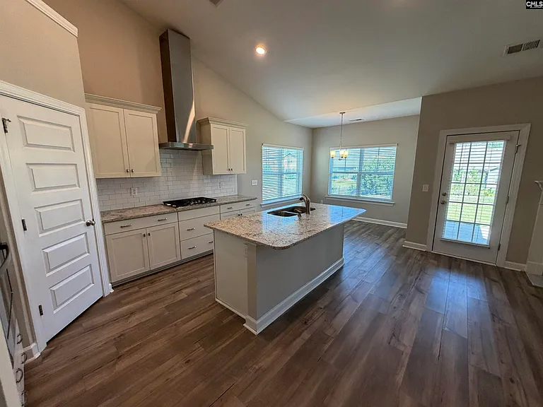 764 Ruskin Dr — Photo 5