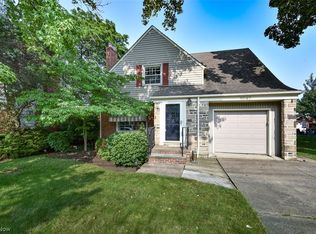 2047 Northview Rd, Rocky River, OH 44116