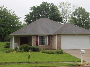 1804 E Phoenix Rd, Columbia, MO 65202