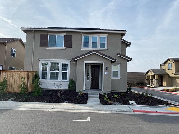 2nd image of 901 Lincolnshire Cir