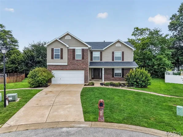 37 Majestic Lakes Ct, Moscow Mills, MO 63362