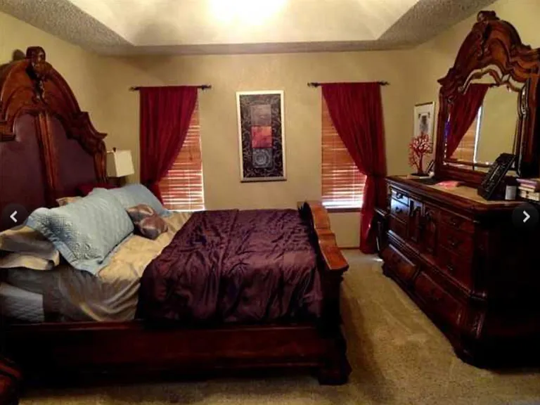 1112 SW 132nd Pl — Photo 7