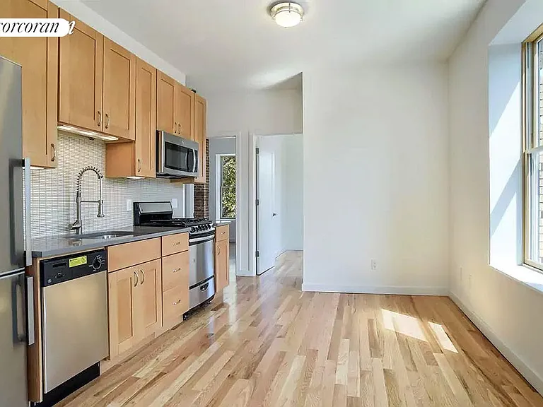 440 Irving Ave #3A — Photo 6