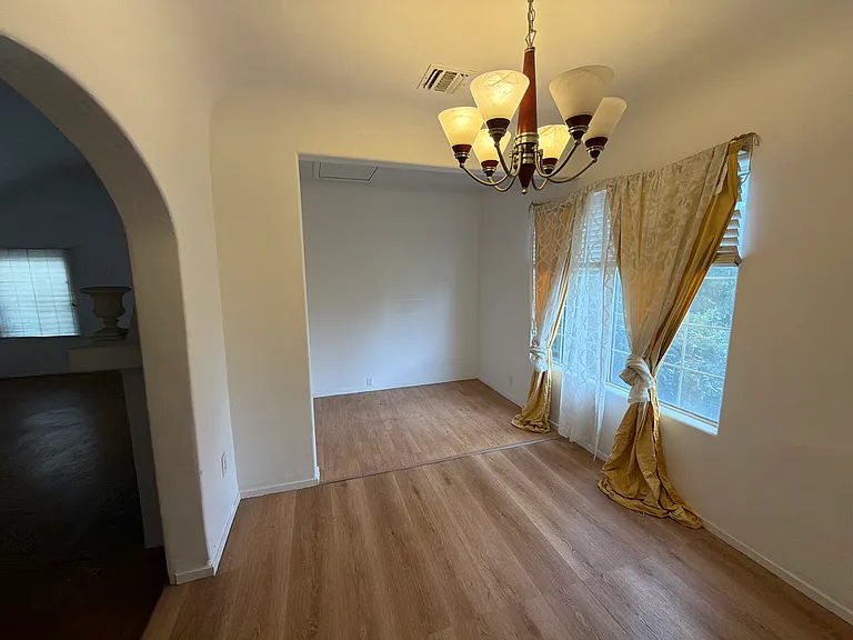 122 E Linda Vista Ave — Photo 8