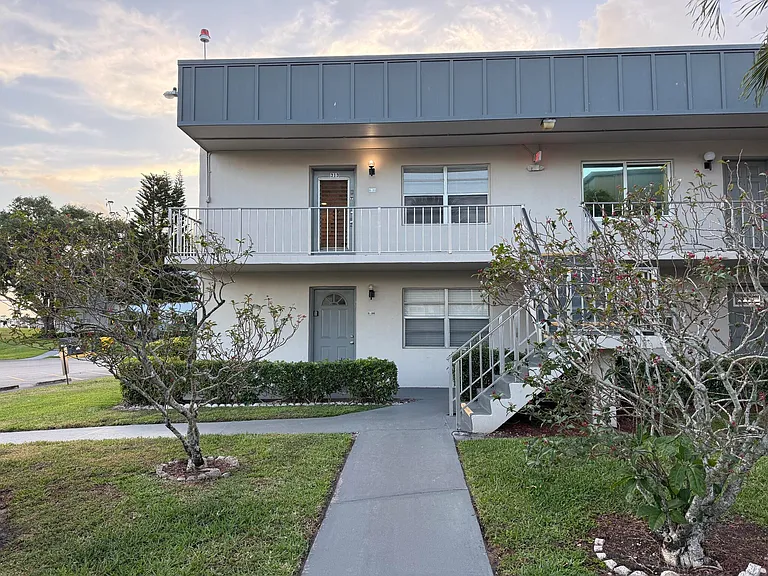 313 Burgundy Ave #G — Photo 22